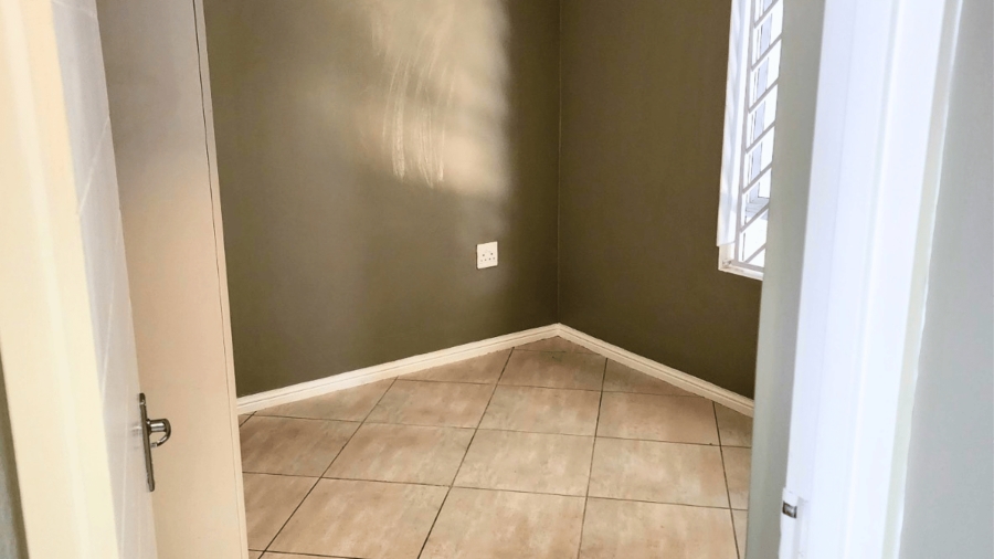 2 Bedroom Property for Sale in Buh Rein Estate Western Cape